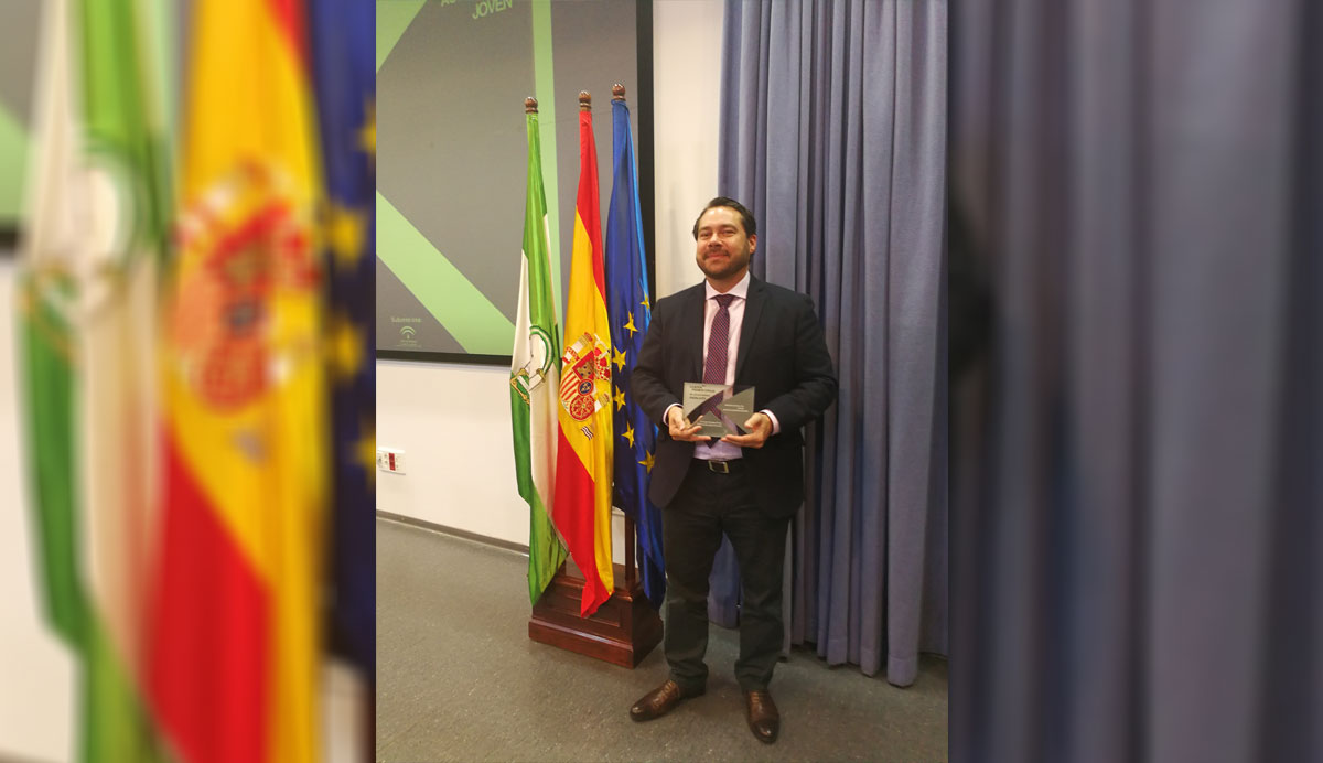Ángel González: Premios Coraje