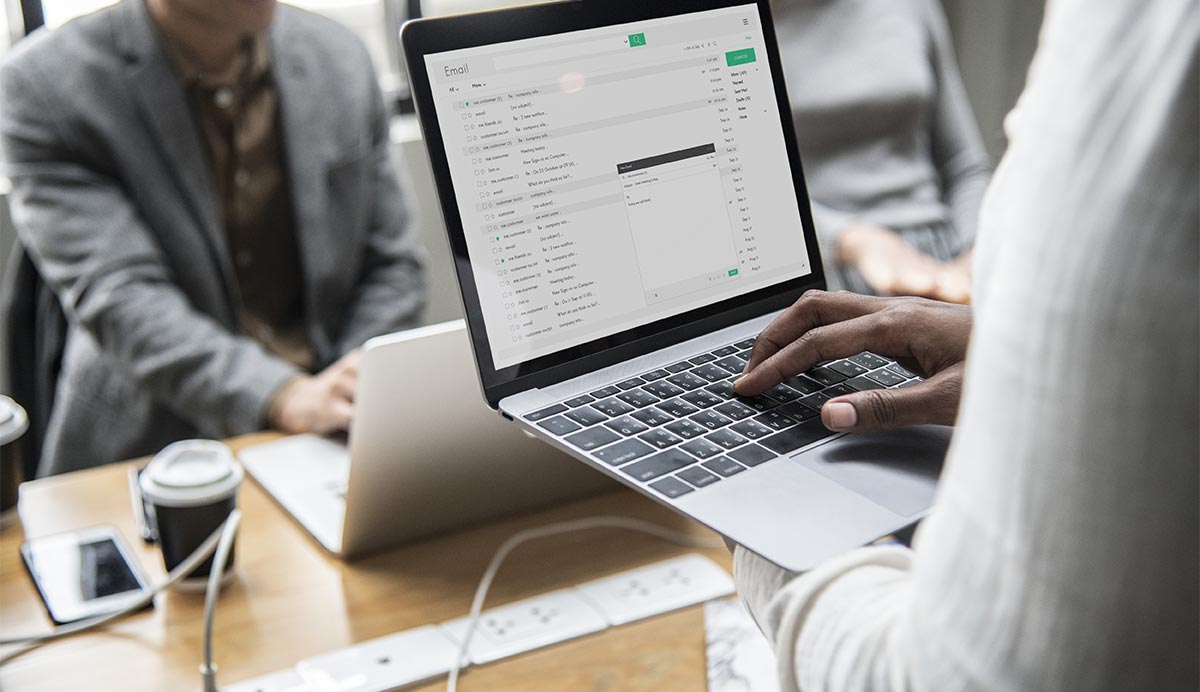 ¿Pueden hackear mi empresa por email?